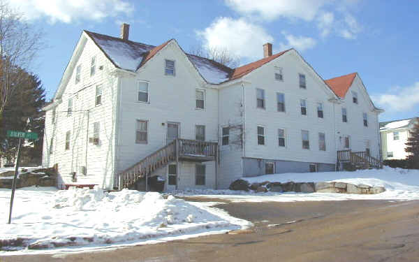 559 Lincoln St in Marlborough, MA - Foto de edificio