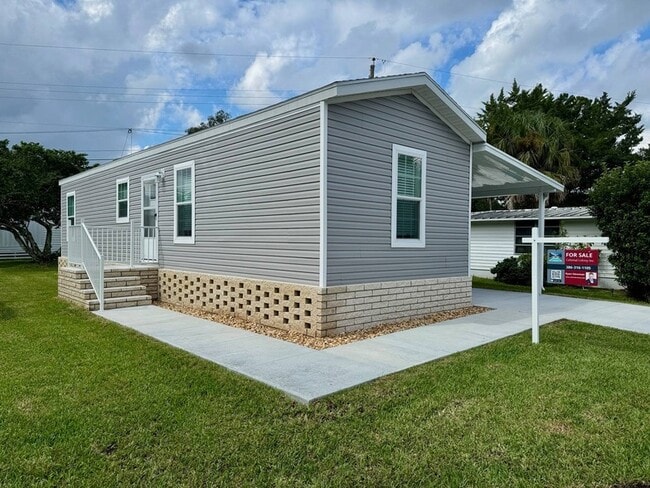 property at 887 E Colonial Cir