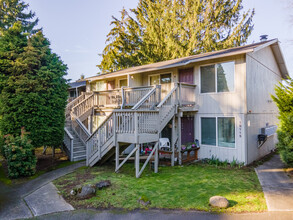 Eastwood Estates in Gresham, OR - Building Photo - Primary Photo