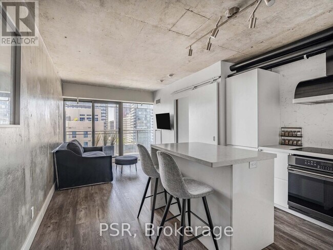 property at 22-1422 Wellesley St E