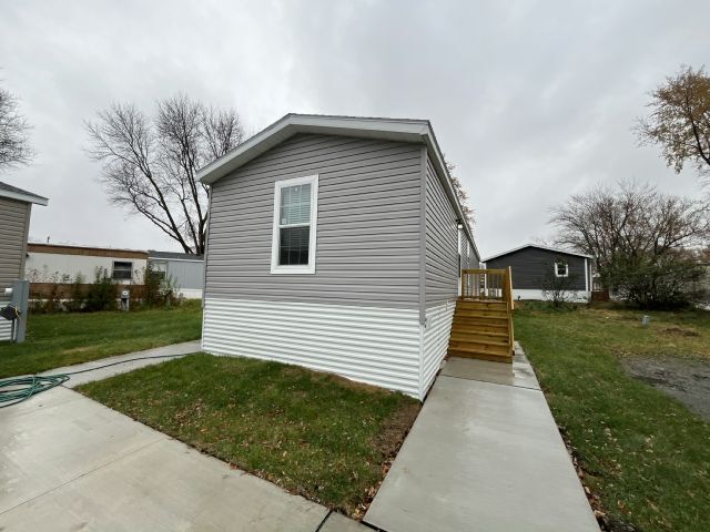 112 Terri Ln in Mankato, MN - Building Photo