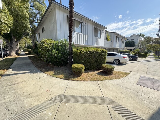 1152 Ruberta Ave, Unit 6 in Glendale, CA - Foto de edificio - Building Photo