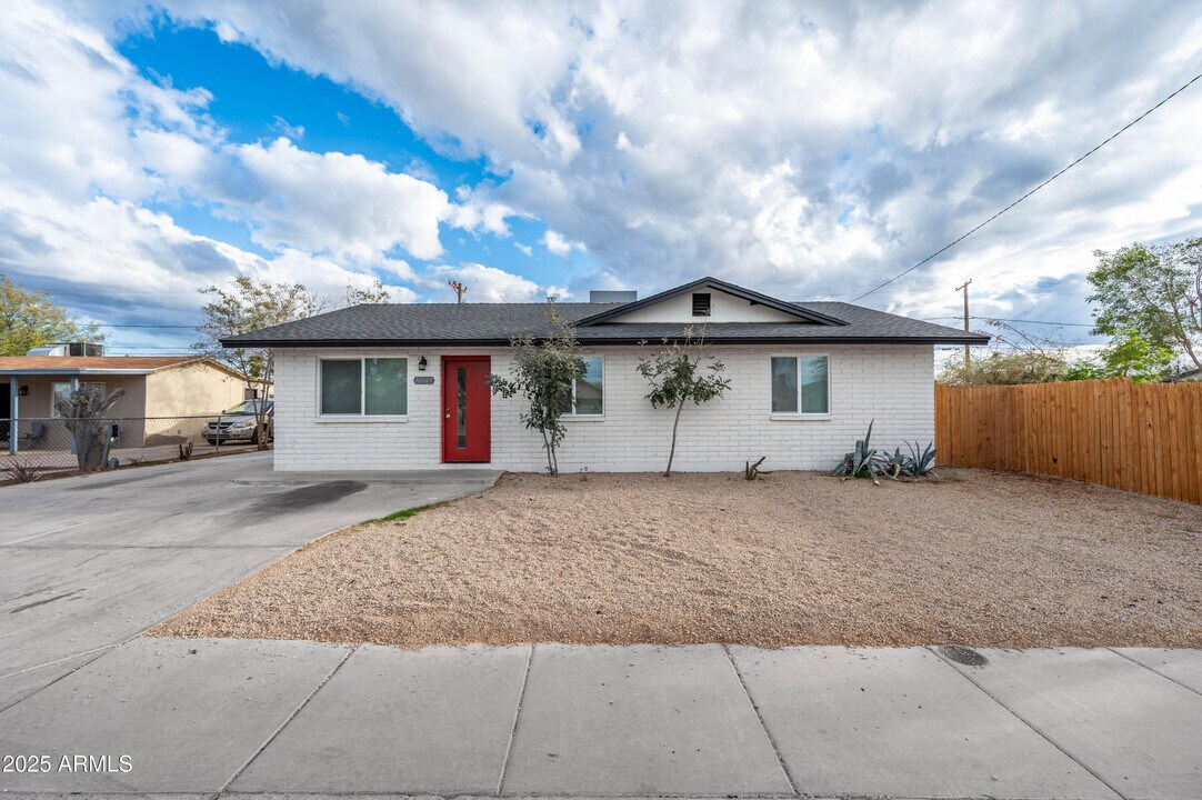10947 W Mohave St in Avondale, AZ - Foto de edificio
