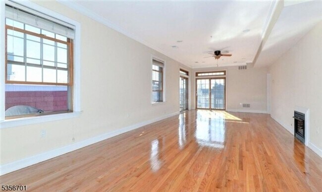 255 Broadway in Bayonne, NJ - Building Photo - Building Photo