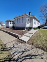 404 S Mc Clun St in Bloomington, IL - Building Photo