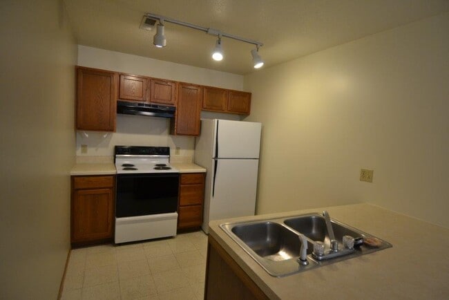 1008 E Randolph St, Unit B in Kirksville, MO - Building Photo - Building Photo