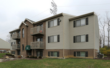 Harbour Cove Apartments in Cincinnati, OH - Building Photo - Building Photo