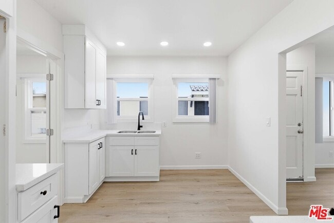 580 W 15th St in Los Angeles, CA - Building Photo - Building Photo