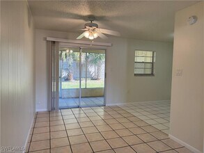 1057 Southdale Rd in Ft. Myers, FL - Building Photo - Building Photo
