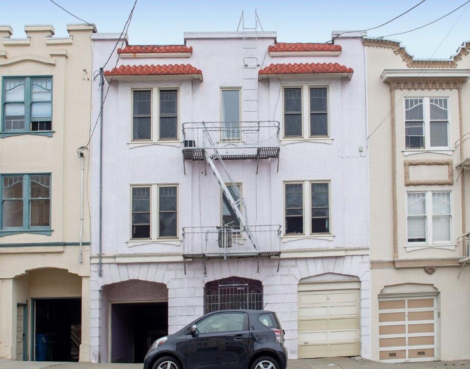 1335 16th Ave in San Francisco, CA - Building Photo