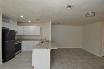 9910 Brasher Dr in Austin, TX - Building Photo - Building Photo