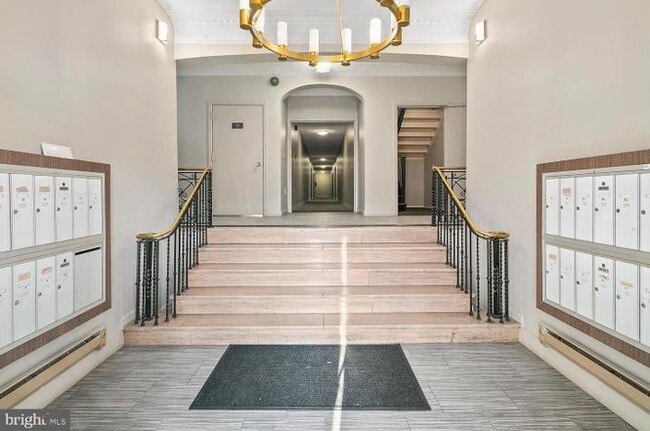 3719 12th St NE, Unit 202 in Washington, DC - Foto de edificio - Building Photo