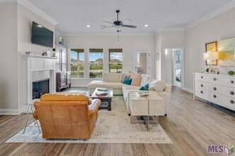 657 Beaumont Dr in Gonzales, LA - Building Photo - Building Photo