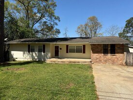430 Cedarhurst Dr in Jackson, MS - Building Photo
