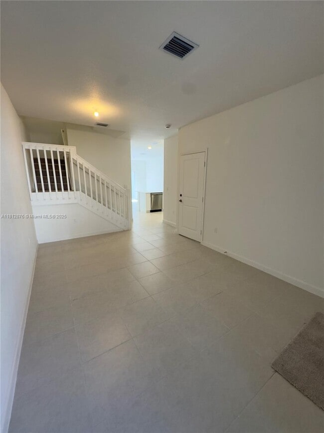 144 SW 184th Way in Pembroke Pines, FL - Building Photo - Building Photo