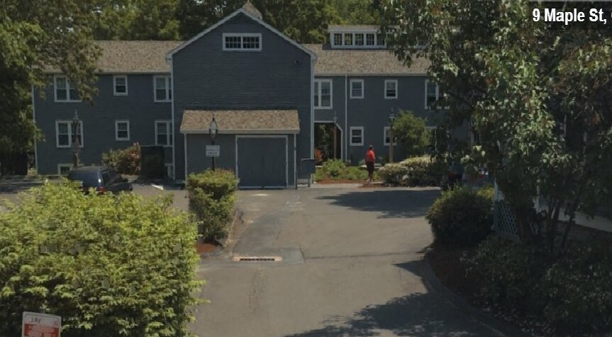 9 Maple St in Chester, CT - Building Photo