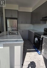192 Gillespie Dr in Brantford, ON - Building Photo - Building Photo