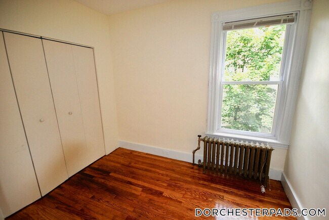 18 Hinckley St in Boston, MA - Building Photo - Building Photo