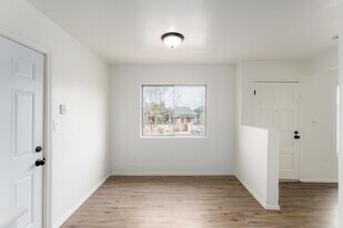 2085 Franklin Ave in San Diego, CA - Building Photo