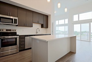 Majorlux Luxury Apartments in Blue Springs, MO - Foto de edificio - Building Photo