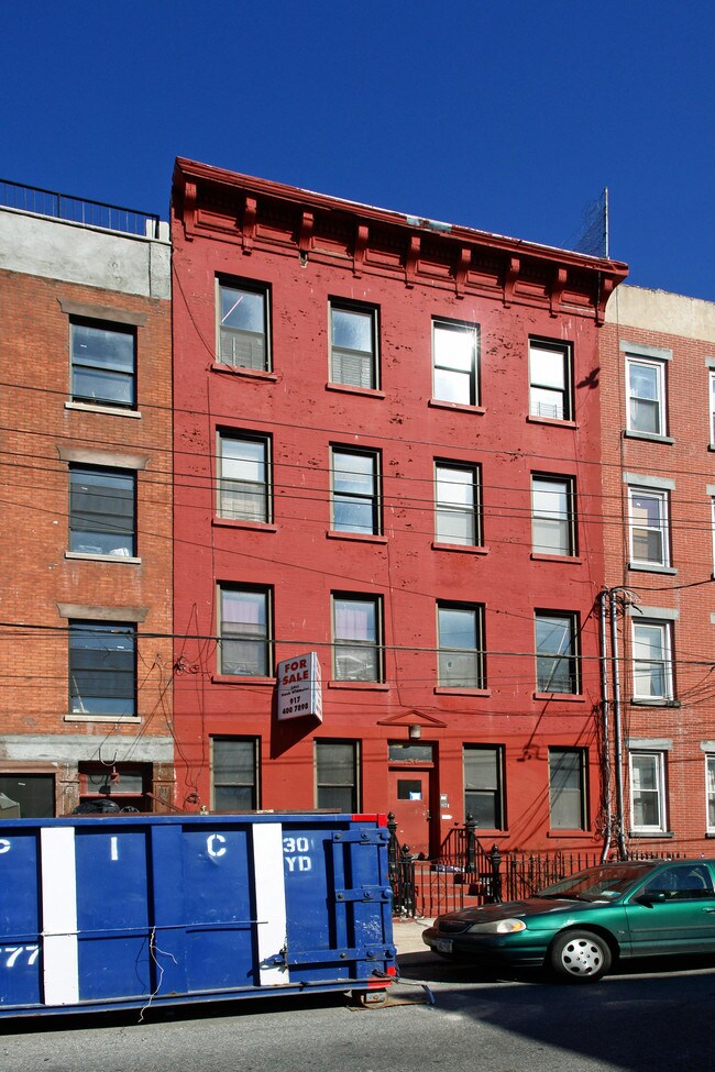 136 Dikeman St in Brooklyn, NY - Building Photo - Building Photo