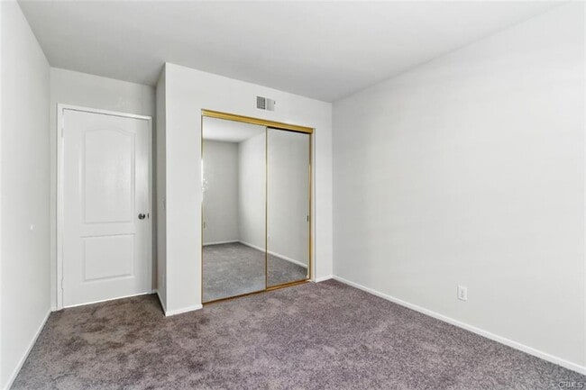 1272 Avenida Roundelay in San Jacinto, CA - Foto de edificio - Building Photo