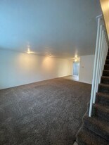 1248 Piper Ln in Eugene, OR - Building Photo