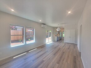 395 S Mountain Ave in Ashland, OR - Building Photo - Building Photo