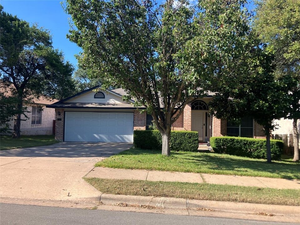 1209 Wood Creek Dr in Cedar Park, TX - Building Photo