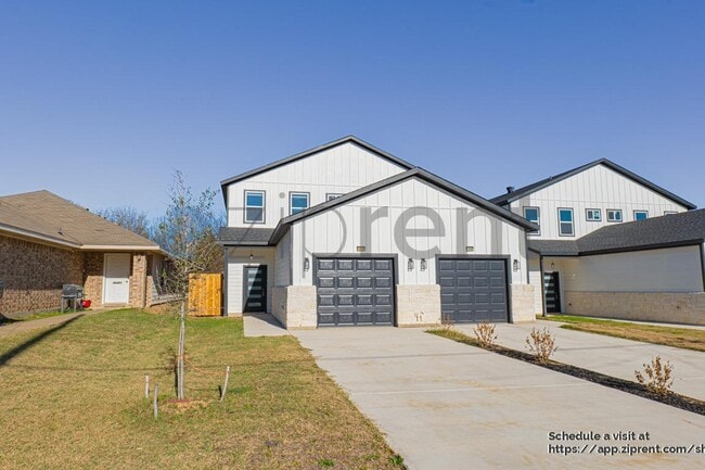 13705 Biggs St in Dallas, TX - Building Photo - Building Photo