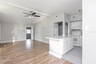 3535 24th Pkwy in Sarasota, FL - Building Photo - Building Photo