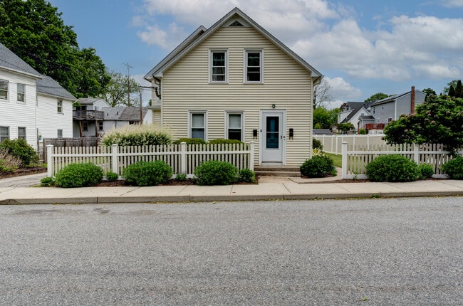 58 Lebanon Ave in Windham, CT - Building Photo - Building Photo