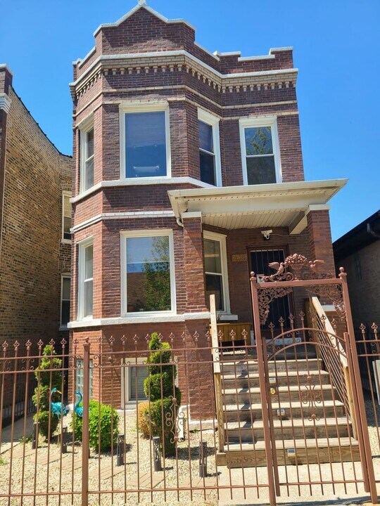 1438 N Central Park Ave in Chicago, IL - Building Photo
