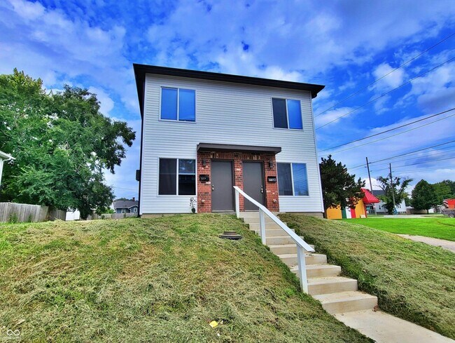 517 N Oxford St