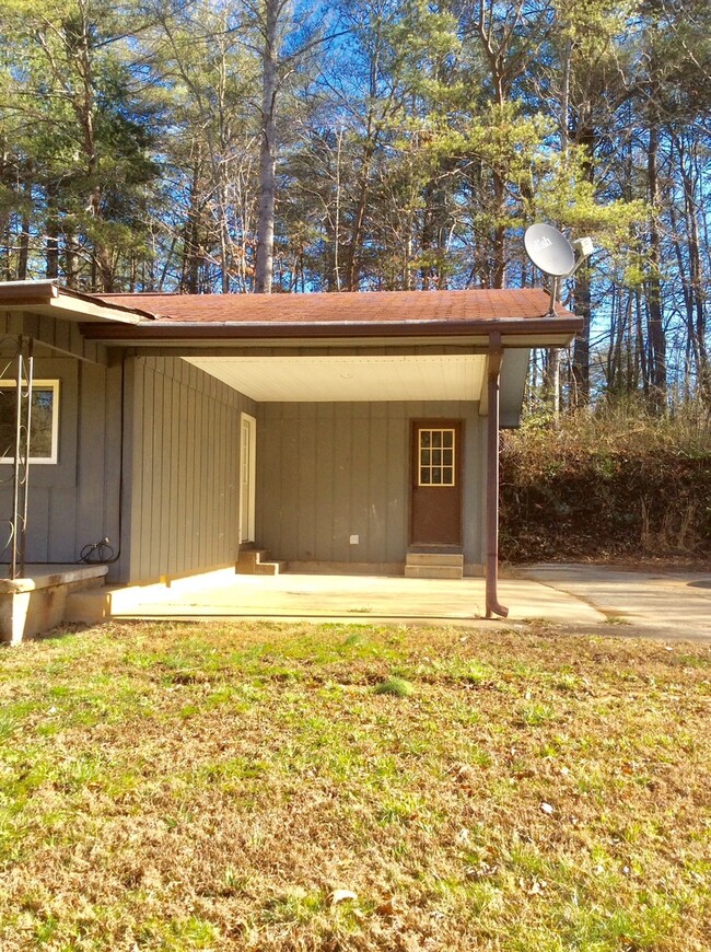 327 Wade Decker Rd in Murphy, NC - Building Photo - Building Photo