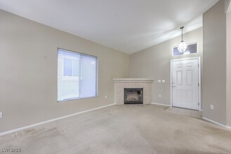 3351 Indian Shadow St, Unit 204 in Las Vegas, NV - Building Photo - Building Photo