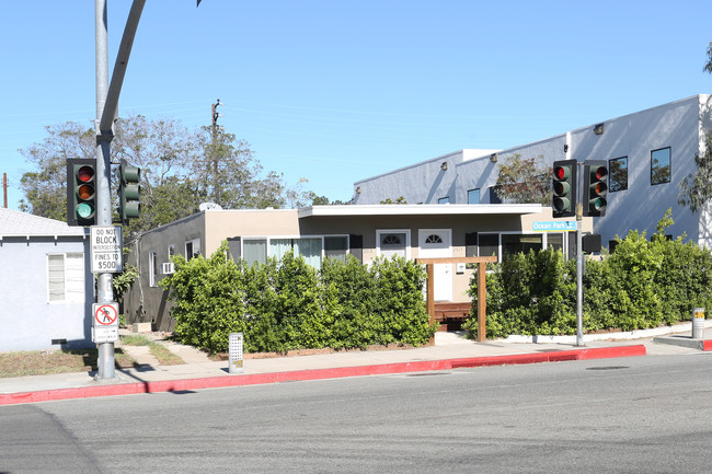 2513 Ocean Park Blvd in Santa Monica, CA - Building Photo - Primary Photo