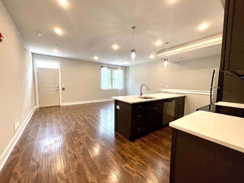 1415 N Franklin St, Unit 2 Photo