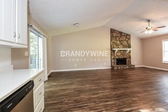 2681 Meadow Ridge Ct in Marietta, GA - Foto de edificio - Building Photo