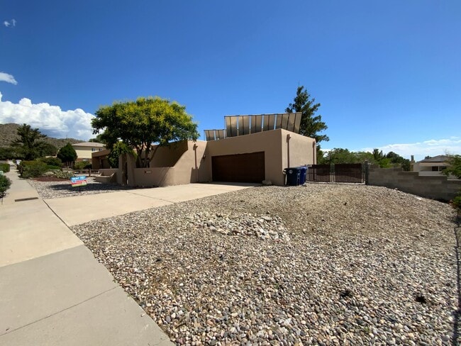 729 Parkside Dr NE in Albuquerque, NM - Building Photo - Building Photo
