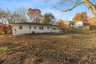 2709 S Cedar Crest Dr in Independence, MO - Building Photo - Building Photo