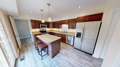 1095 Burnside Rd in Manteo, NC - Building Photo - Building Photo