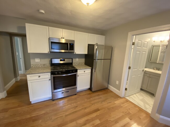 310 Highland Ave, Unit 309-A in Somerville, MA - Foto de edificio - Building Photo