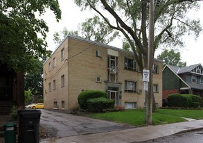 Balliol Apartments in Toronto, ON - Building Photo