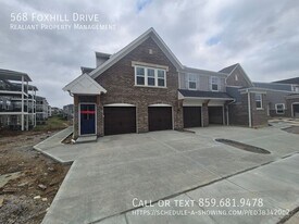 568 Foxhill Dr in Crescent Springs, KY - Building Photo