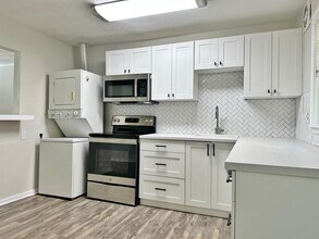 852 W 48th St in Norfolk, VA - Building Photo - Building Photo