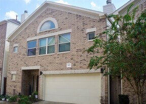 11605 Main Birch Dr in Houston, TX - Building Photo