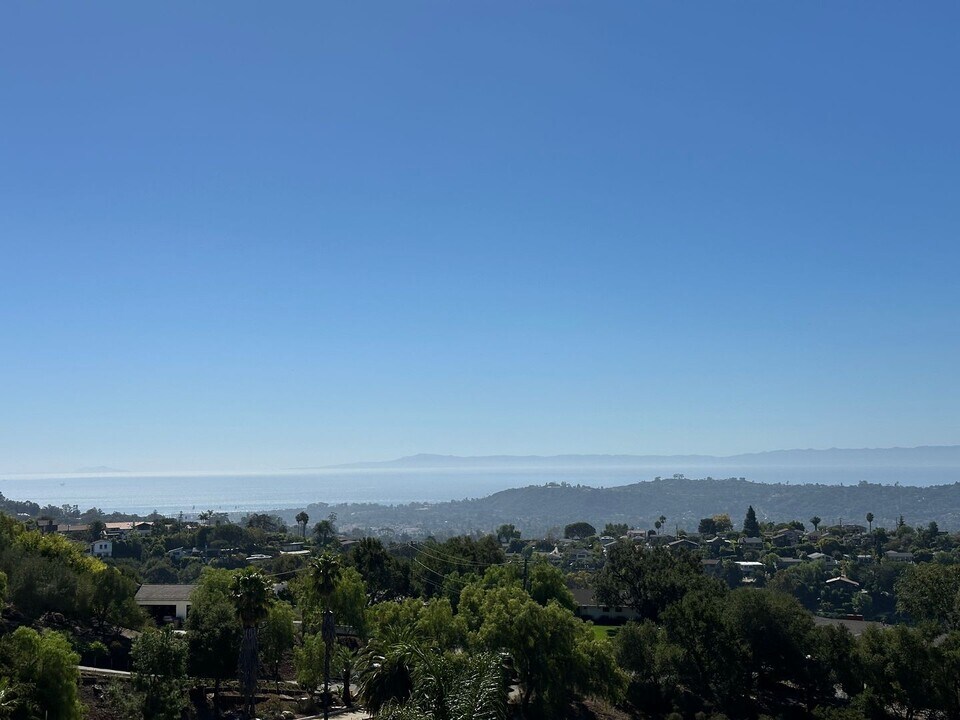 1200 Palomino Rd in Santa Barbara, CA - Building Photo