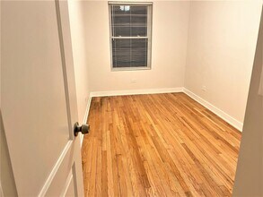 4405 N Kimball Ave, Unit 3F in Chicago, IL - Building Photo - Building Photo