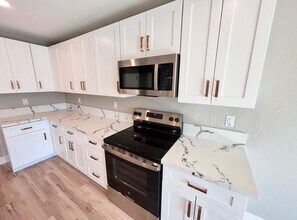 825 W Dobbins Rd in Phoenix, AZ - Building Photo - Building Photo